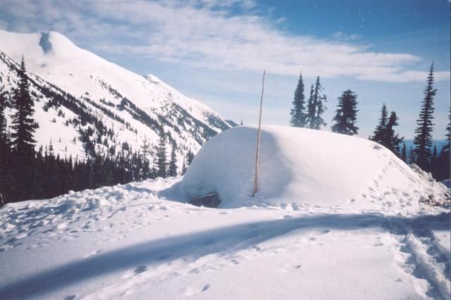 oldredcabin-winter_640x426